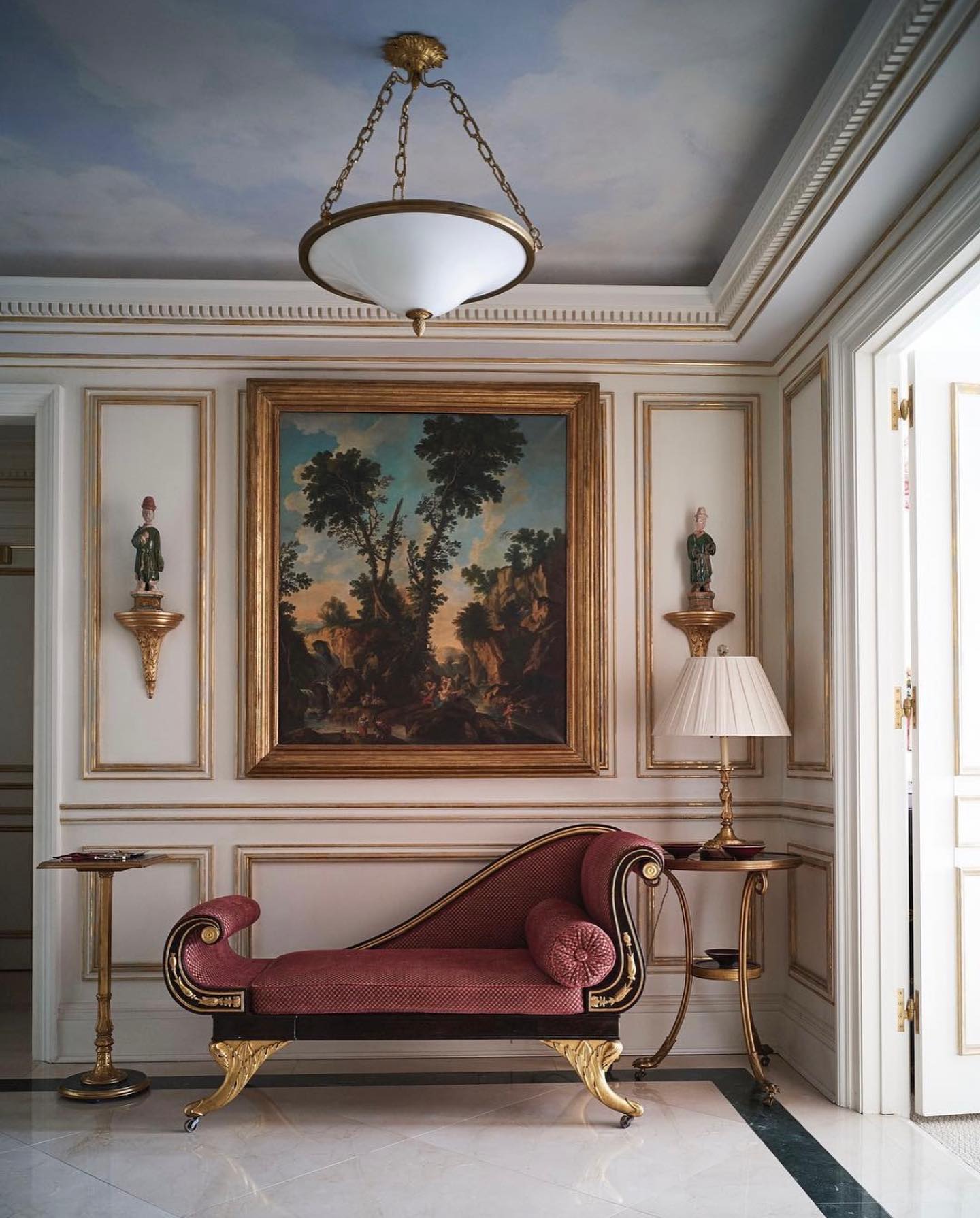 Classical Style Ceiling Accent