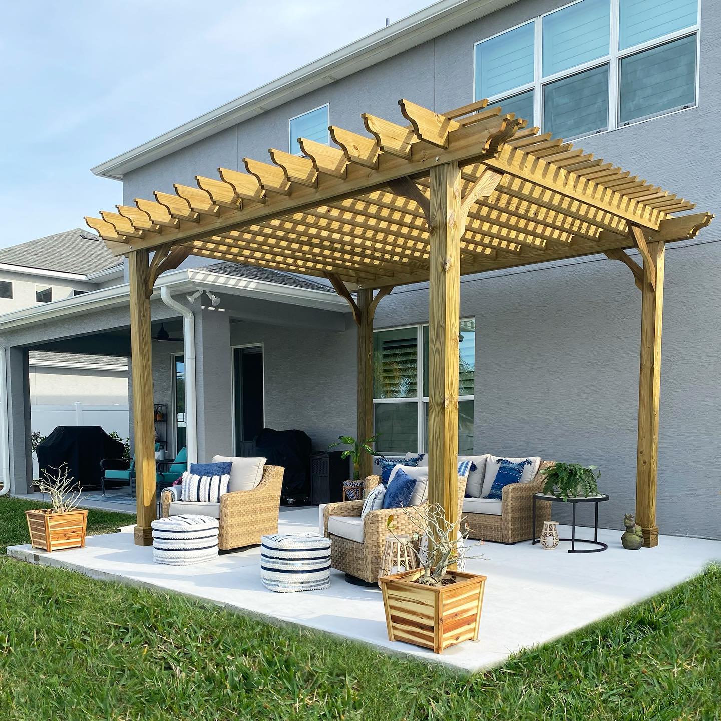 Cool Luxe Vintage Patio Decor