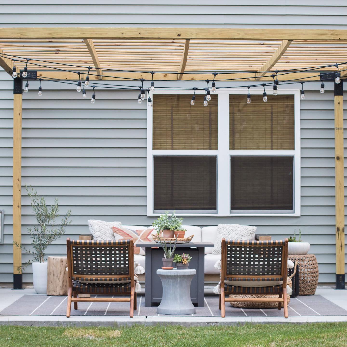 Elegant Country Patio Idea