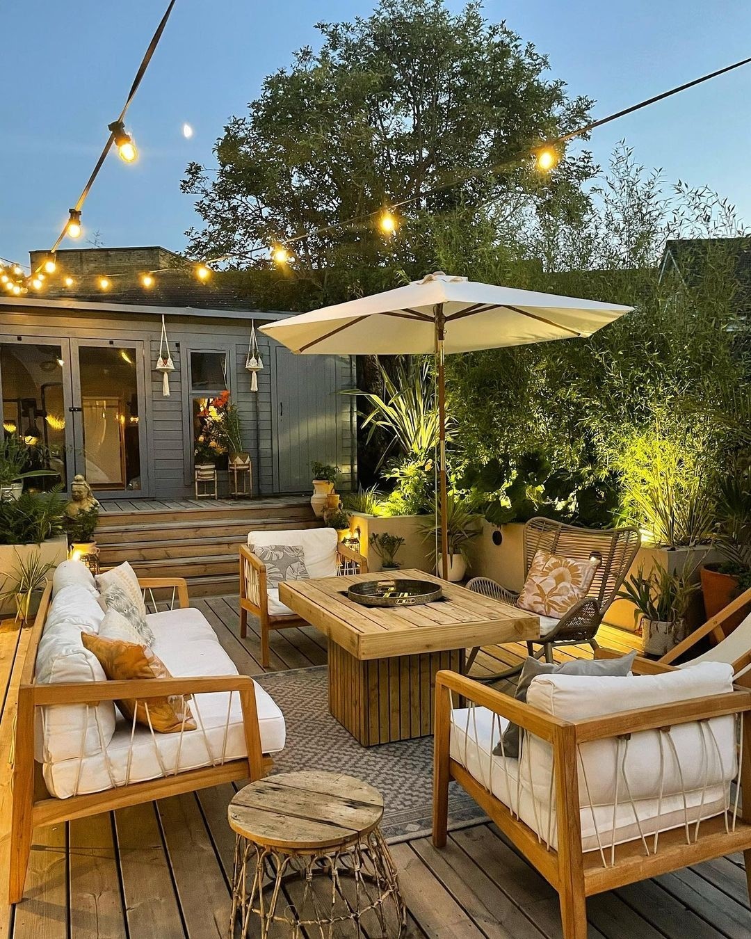 Elegant Vintage Patio Design