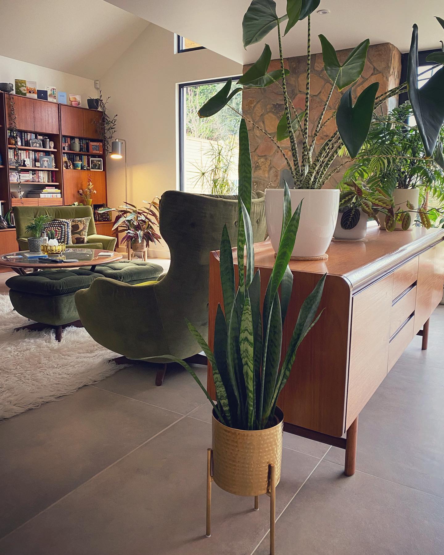 Midcentury Modern Living Room With Vintage Style