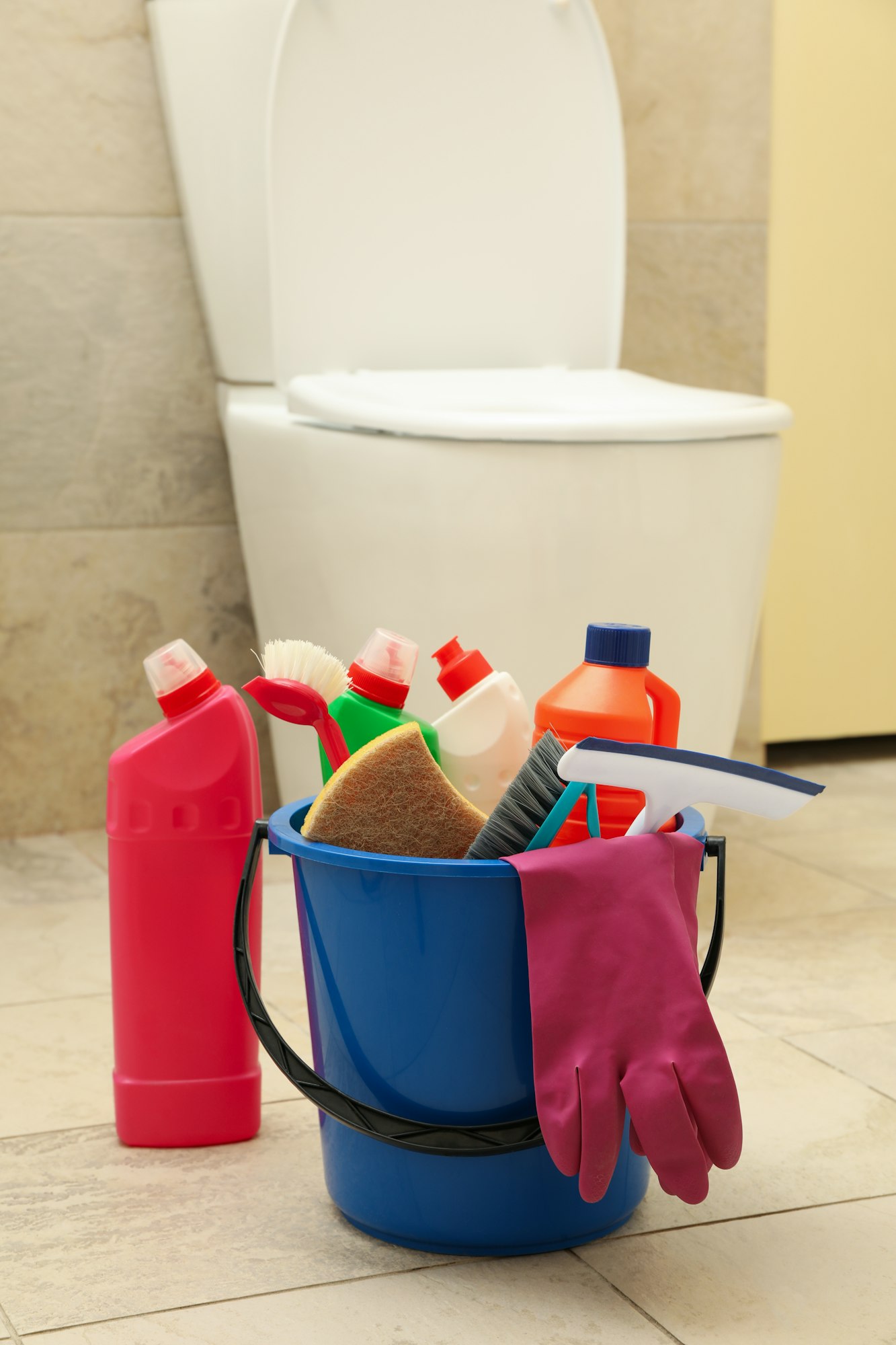Applying the Cleaning Solution