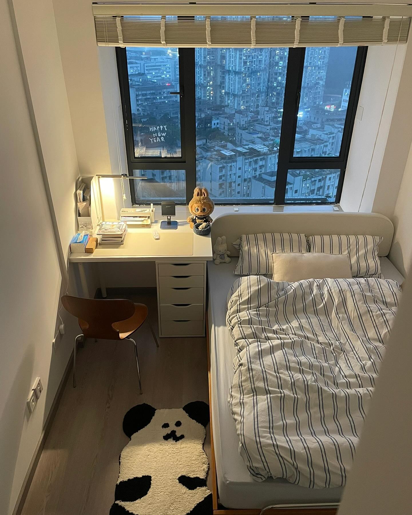 Loner Tint Bedroom decor