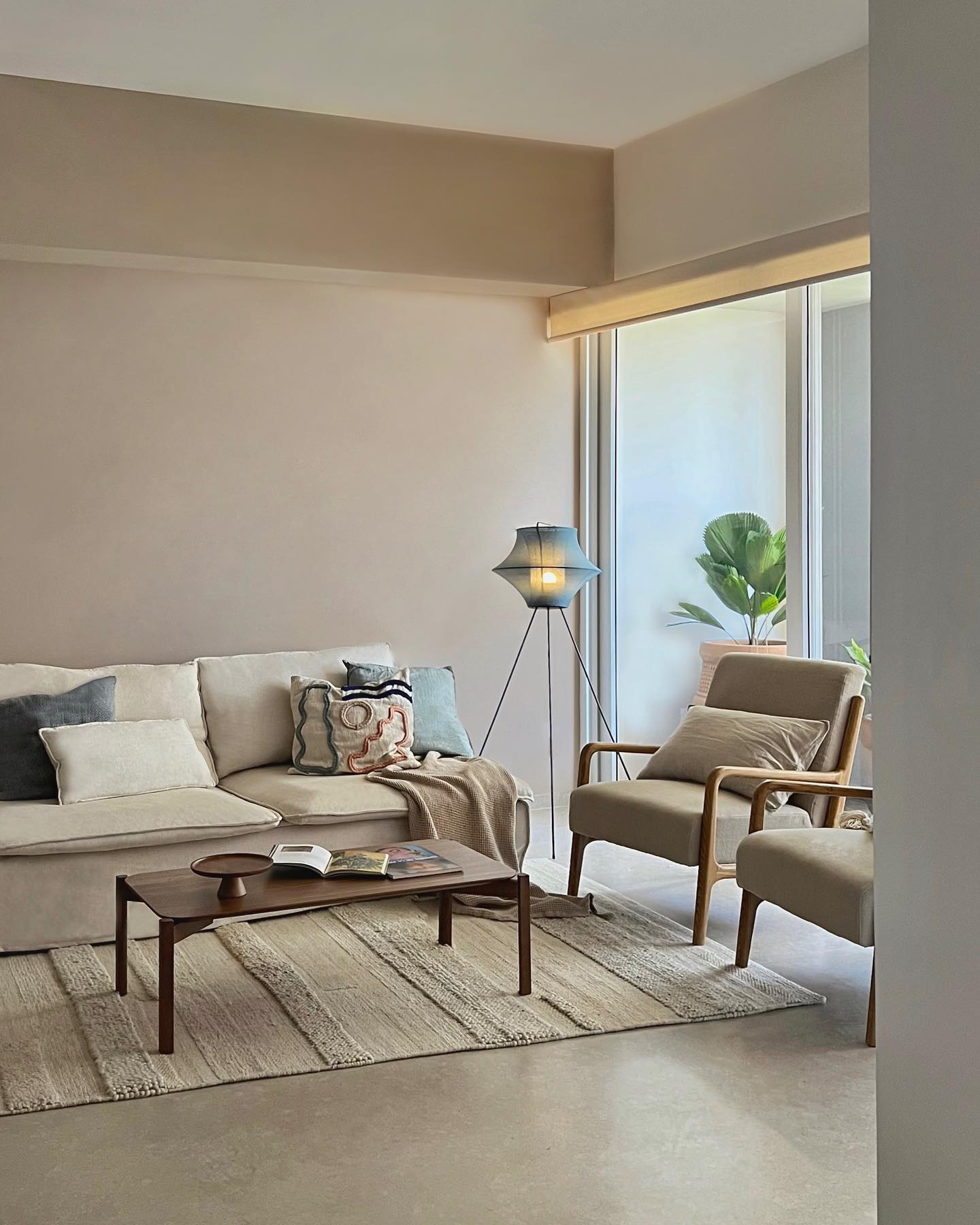 Monochromatic Beach Living Room Decor