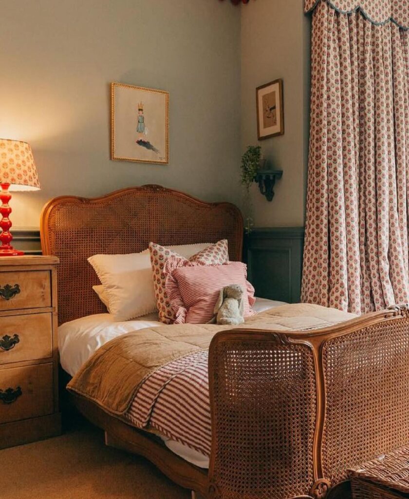 Pretty Bedroom Decor