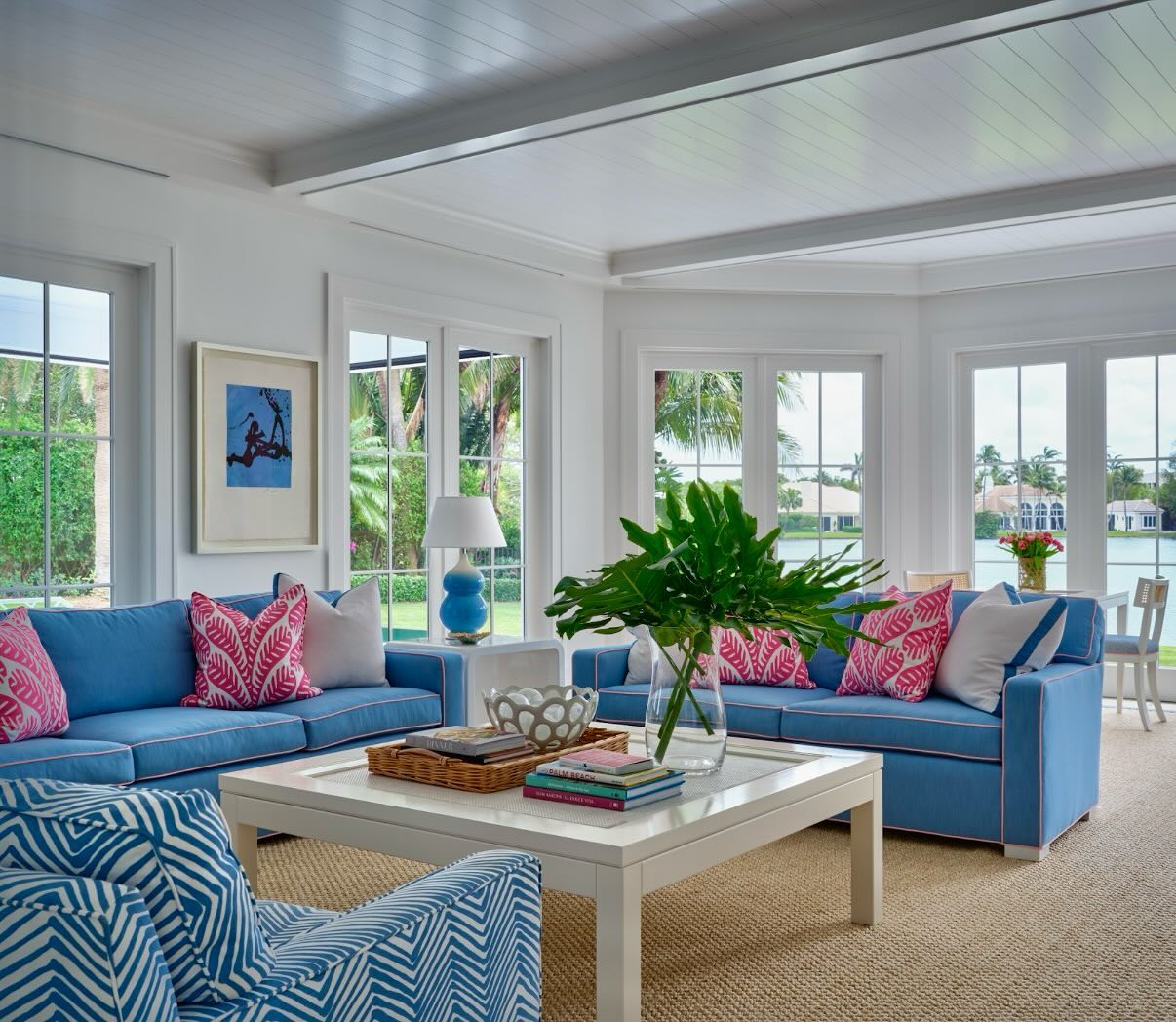 Tropical and Sunny Living Room Decor
