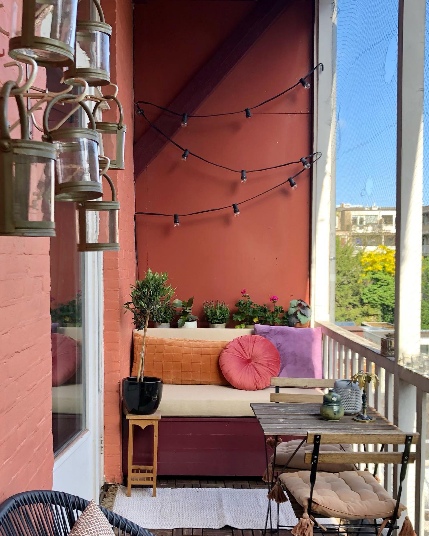 Cafe Feel Balcony Decor