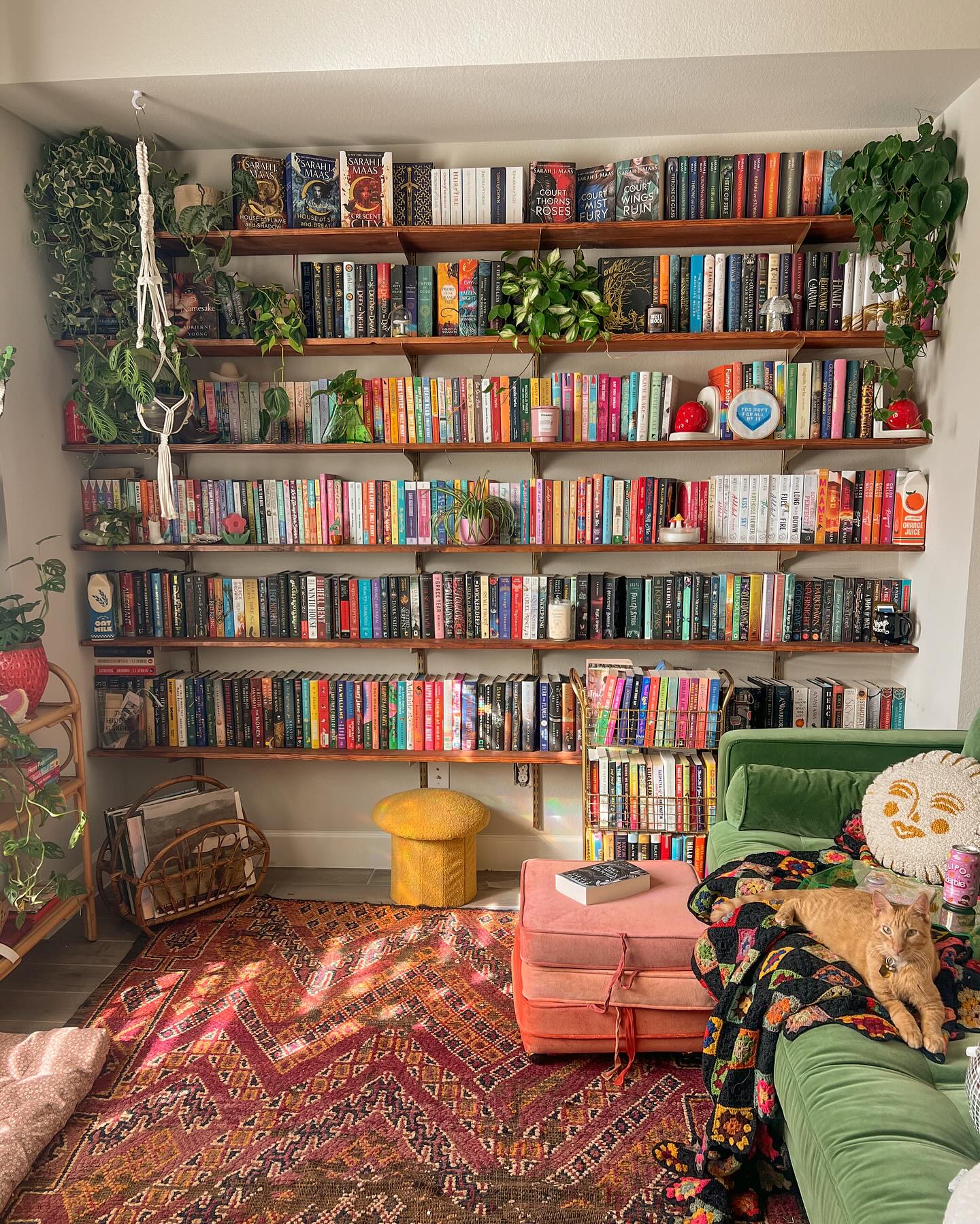 Cottage Style Bookshelf Design