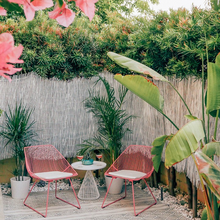DIY Tropical Outdoor Patio Scheme
