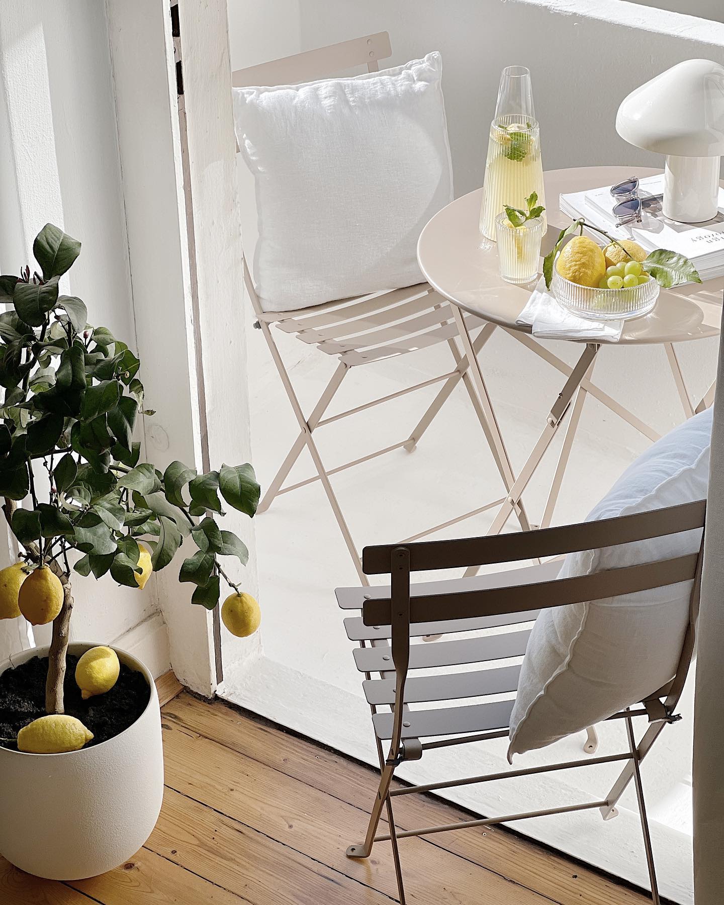 Small Cozy Bistro Balcony Style