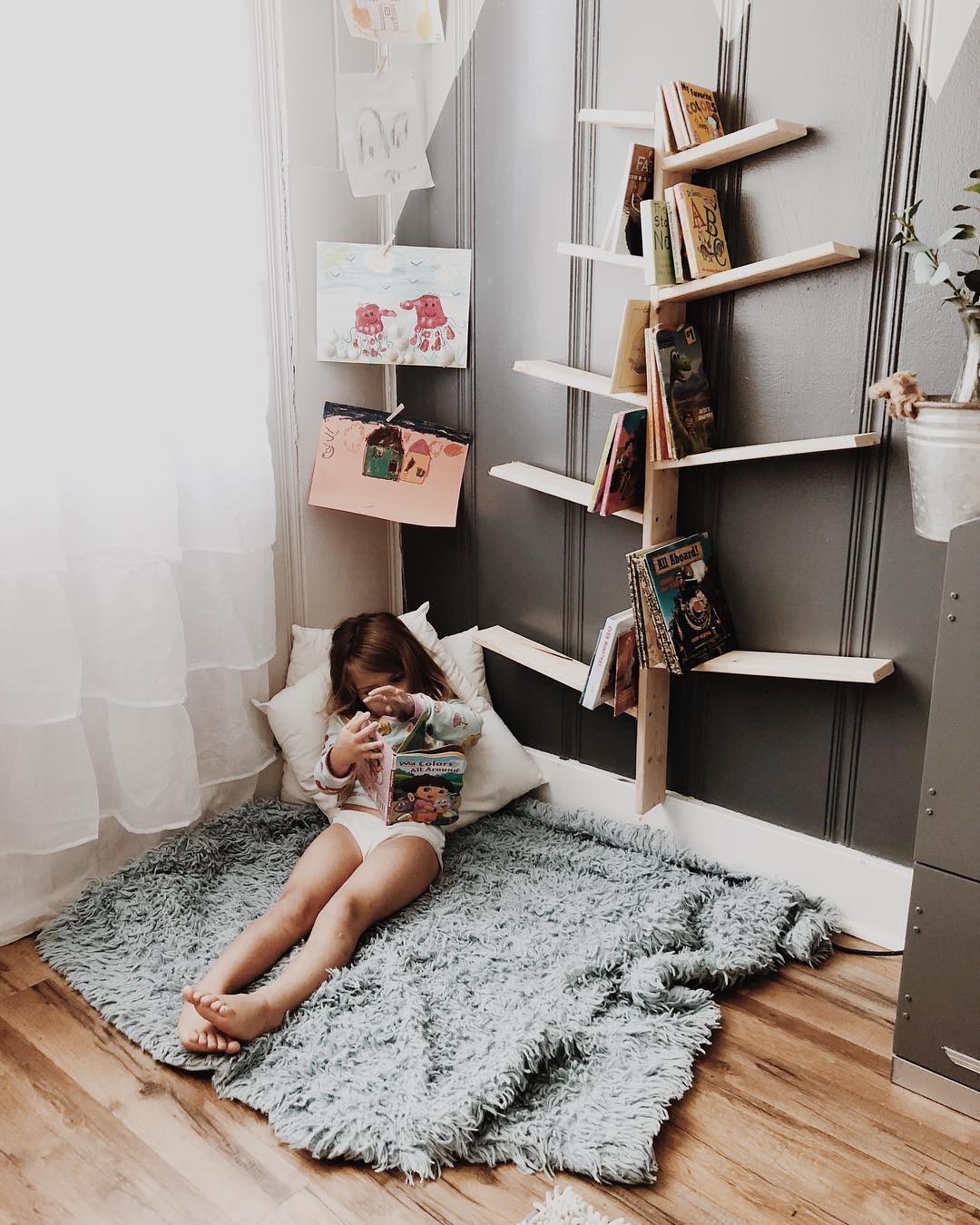 Tree Innovative Bookshelf Design
