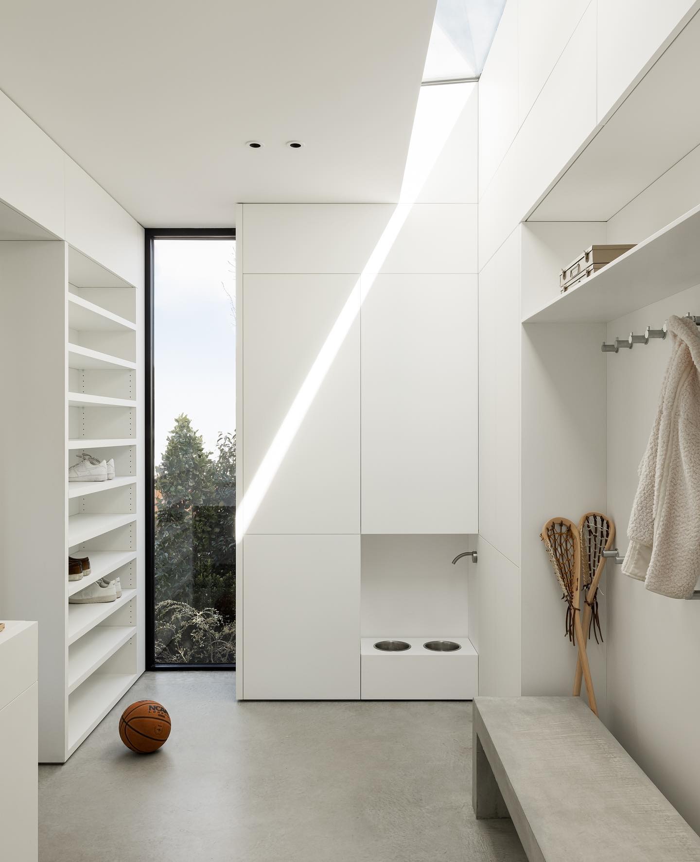 White Beach House Mudroom Design