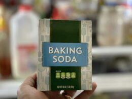 How to Use Baking Soda for Refrigerator Odor