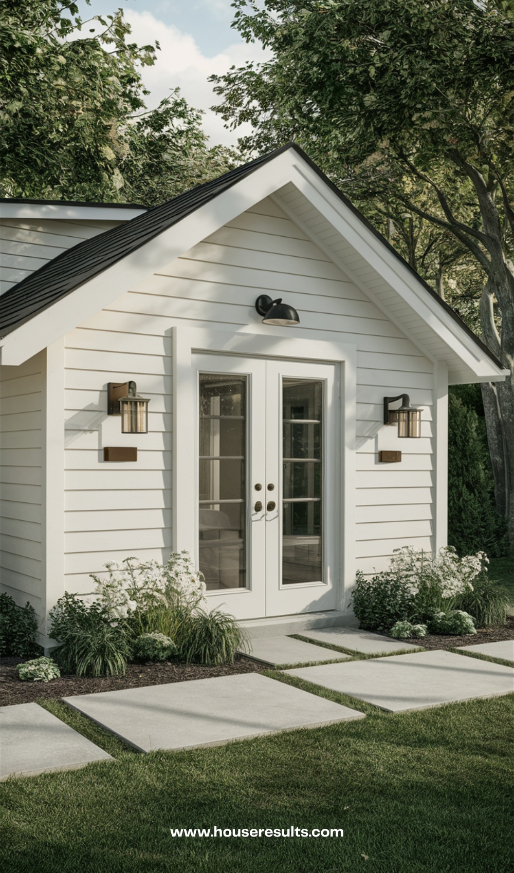 White Cozy Cottage Guest House