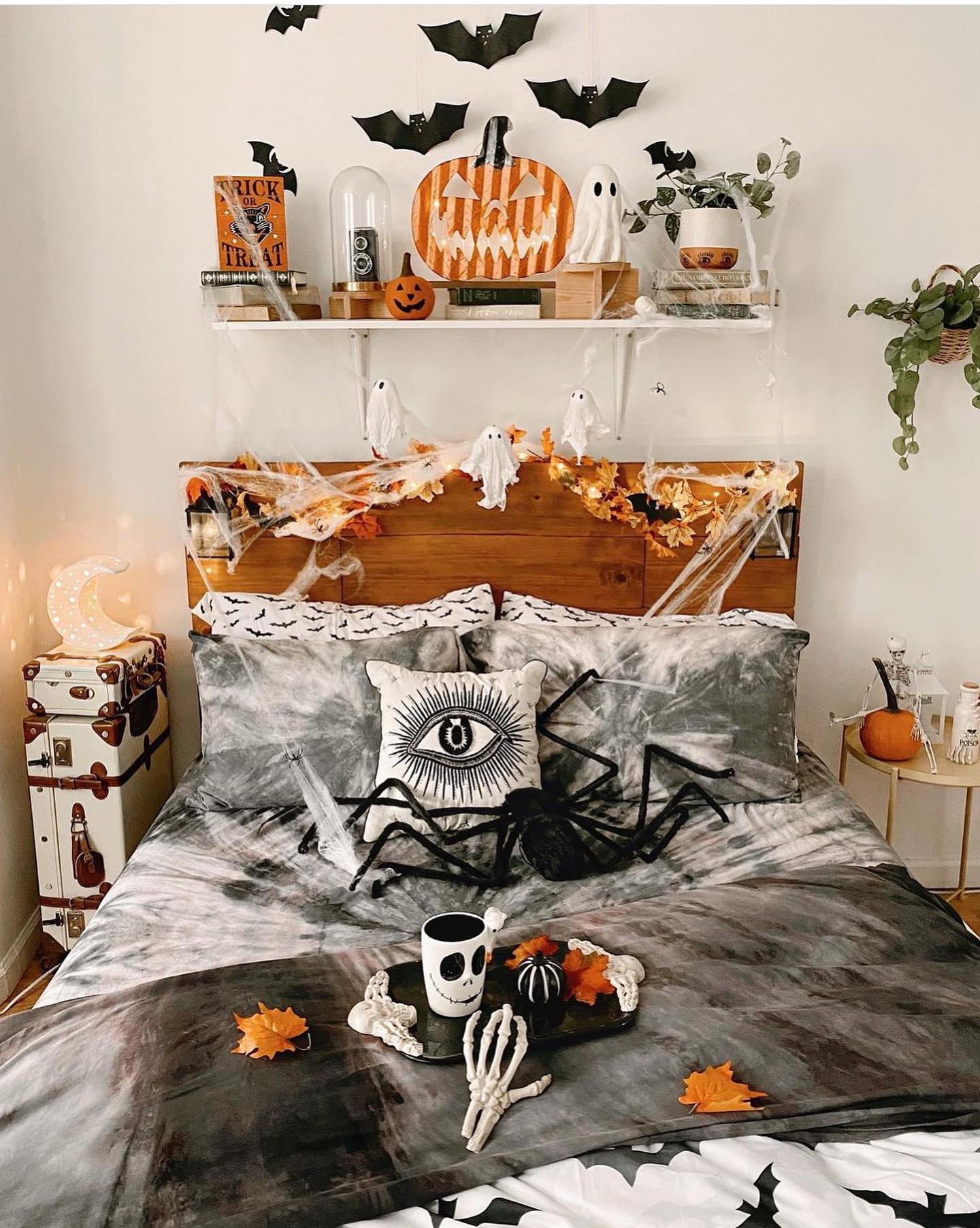 Cozy Fall Halloween Bedroom Decor