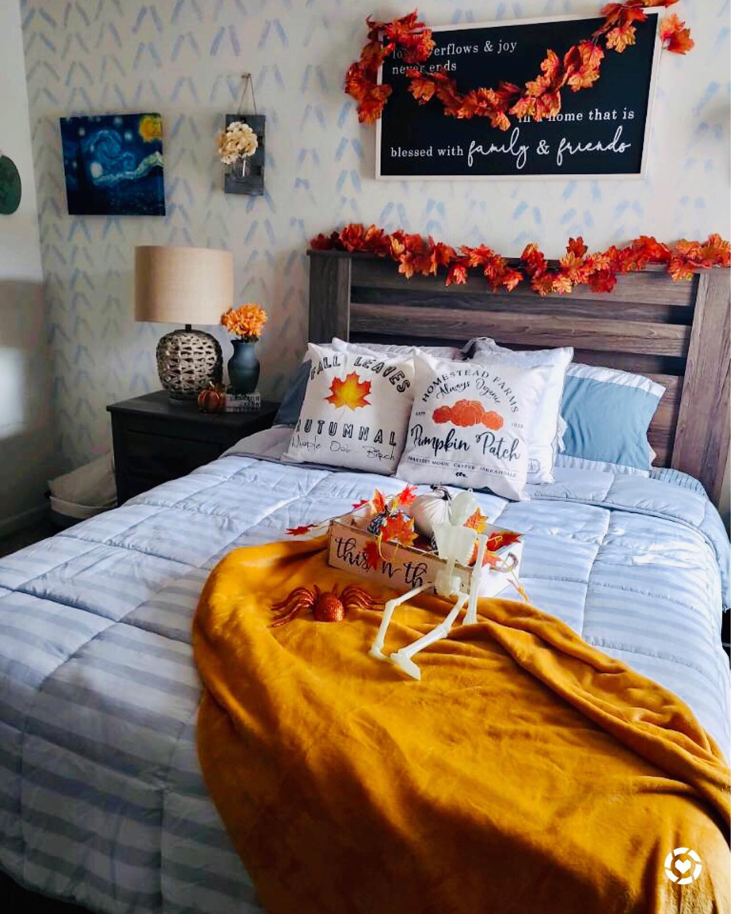 Halloween Bedroom with Traditional Color Scheme