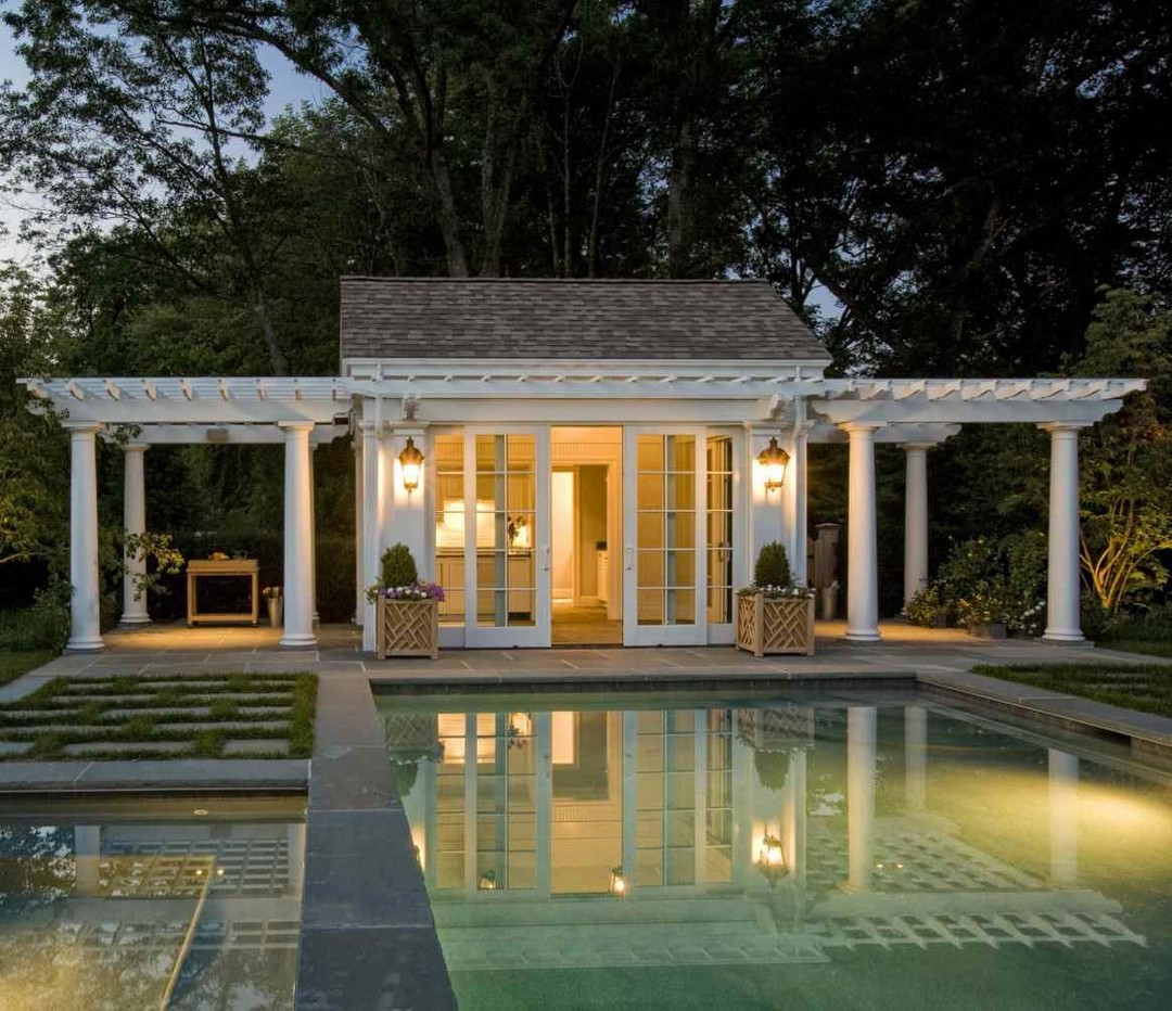Lovely Backyard Guest House with Pool